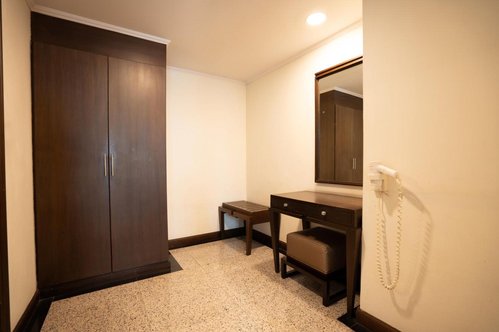 One-Bedroom Suite